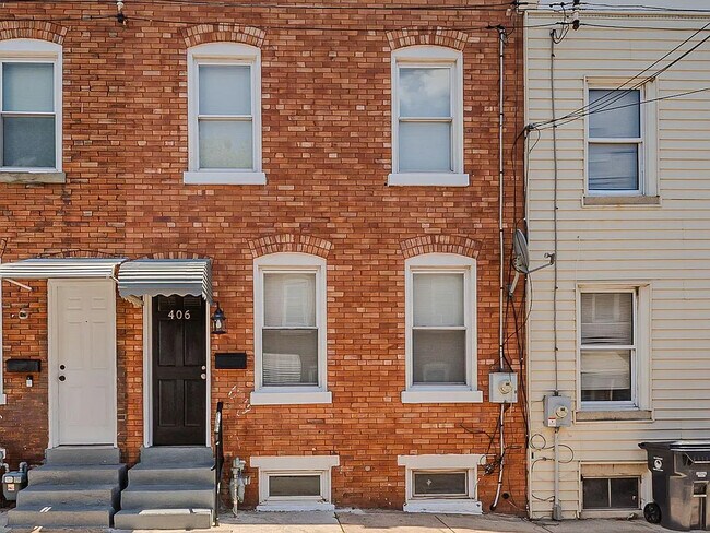 Building Photo - 406 Porter St