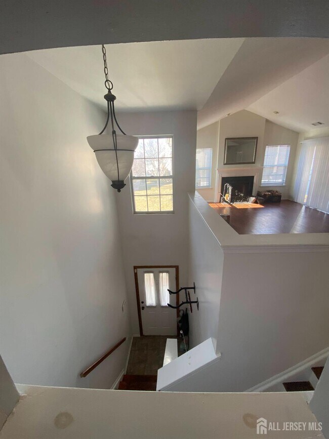 Building Photo - 333 Bowler Ct