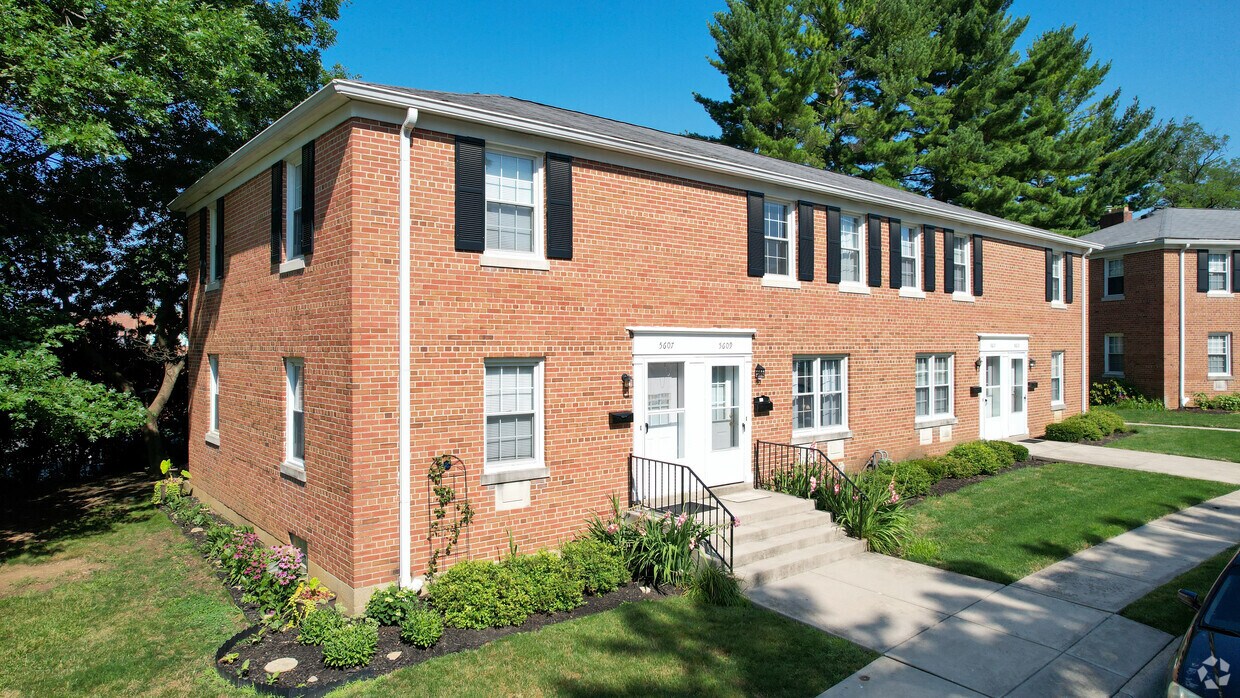Foto principal - Selby Court Townhomes