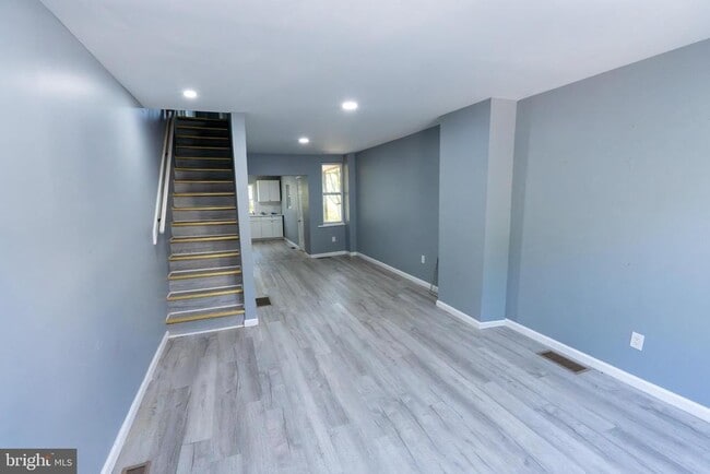 Building Photo - 741 E Norwegian St