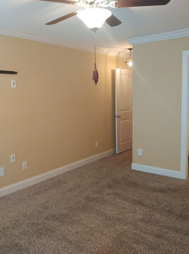 Foto del edificio - Spring Hill 3 Bedrooms/2.5 Bath w/Office. ...