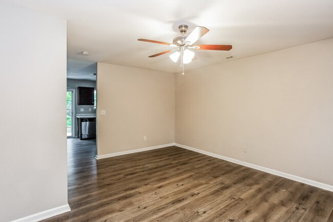 Building Photo - 4822 Abercromby St