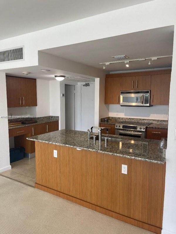 Primary Photo - 10275 Collins Ave
