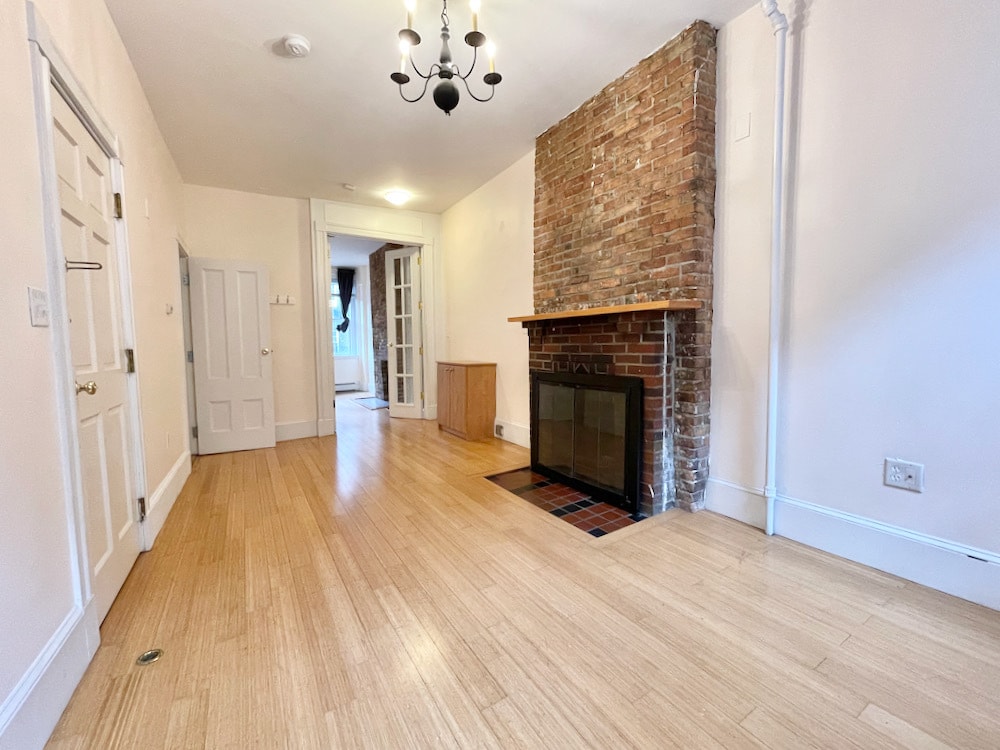 Primary Photo - 95 West Cedar St