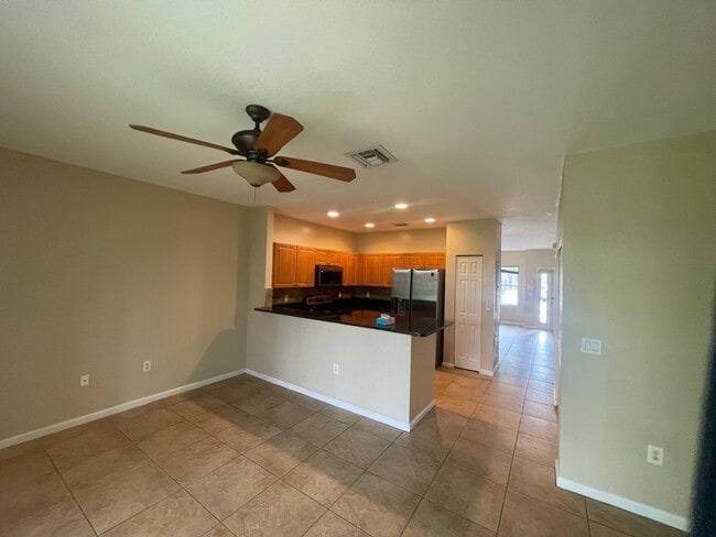 Building Photo - 2796 SW 83rd Ave