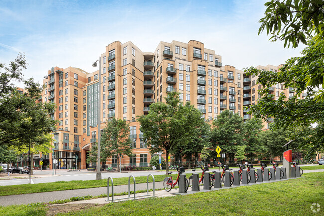 Foto del edificio - Shirlington Village Condominiums