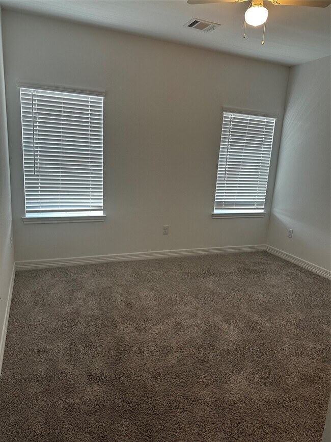 Foto del edificio - 7209 Carver Rd