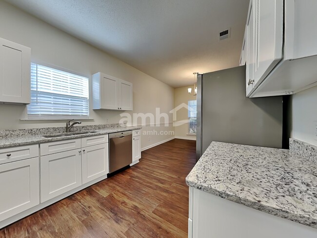 Building Photo - 65 Oak Ridge Cir