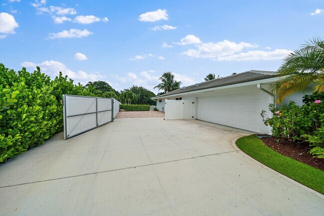 Building Photo - 98 Golfview Dr