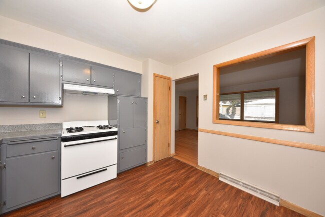 Foto del edificio - 7909 W Congress St