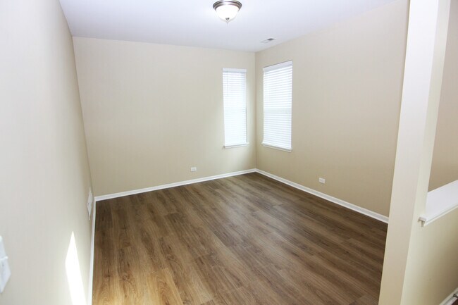 Building Photo - 406 Blackstone Ave