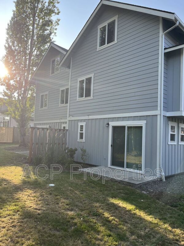 Building Photo - 2803 Undine St
