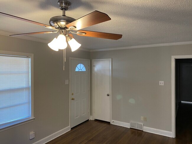 Building Photo - 4763 Sea Isle Rd Memphis, TN  38117