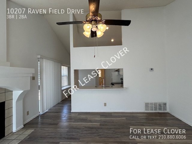 Foto del edificio - 10207 Raven Field Dr