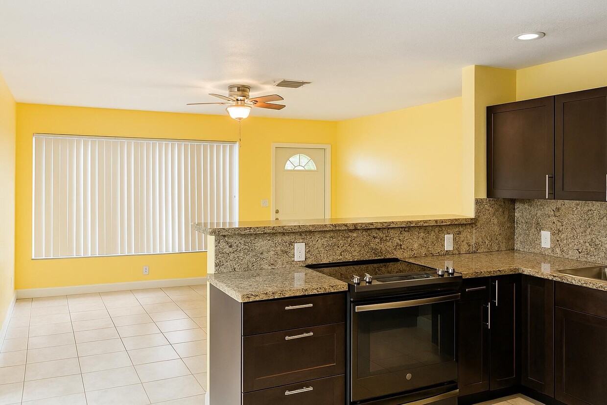 Foto del edificio - 4321 NE 6th Terrace