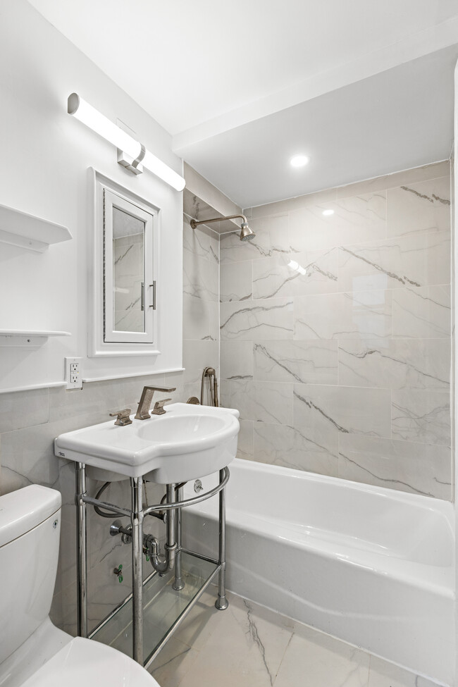 Foto del edificio - 111 E 88th St
