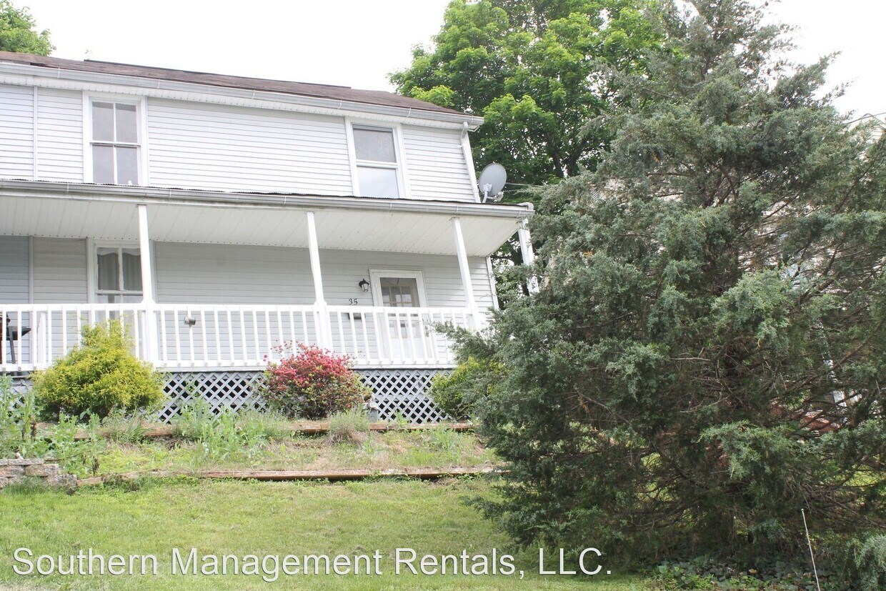 Foto principal - 3 br, 1 bath House - 35 Valley St.