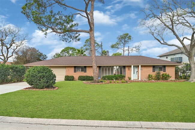 Foto del edificio - 2515 Baycrest Dr
