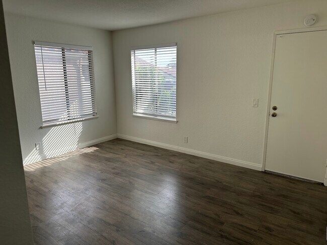 Foto del edificio - 9742 Willow Wood Dr