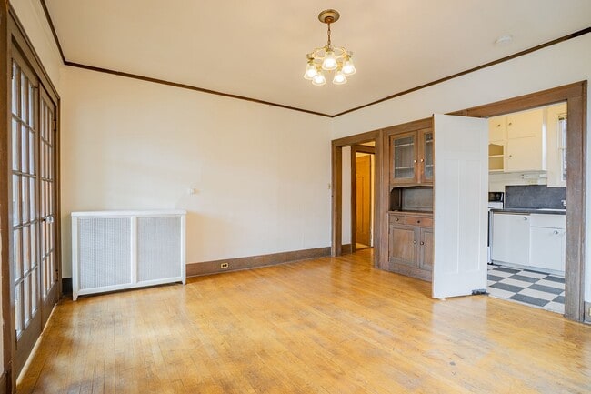 Interior Photo - Porter