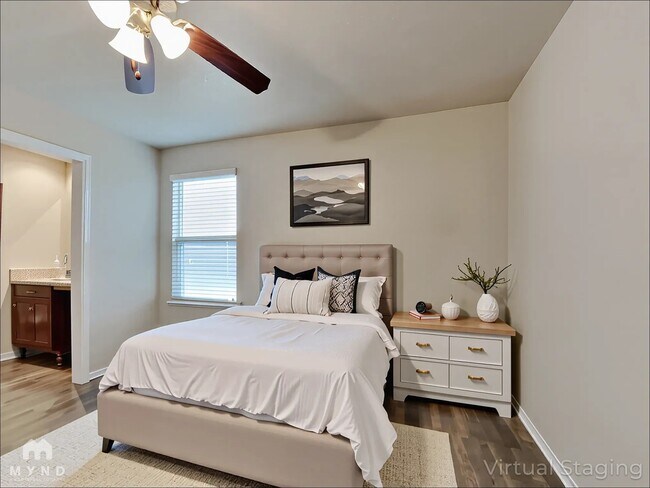 Foto del edificio - 13011 Lineberry Ln