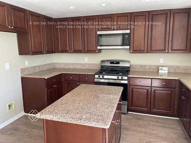 Foto del edificio - 41234 Almond Ave
