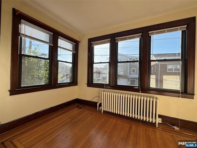 Foto del edificio - 168 Cedar St