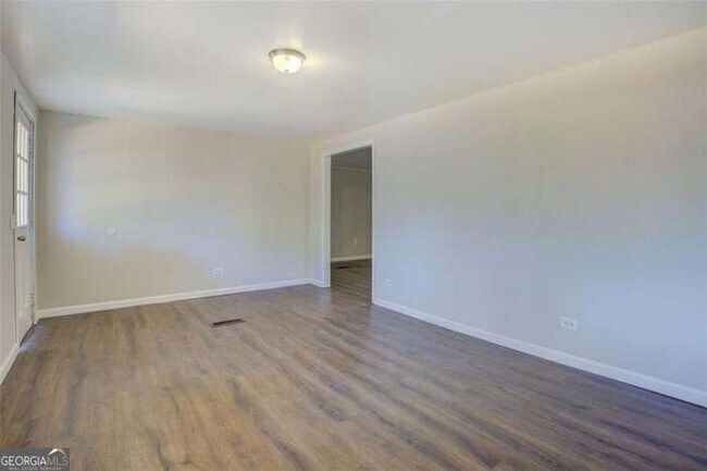 Building Photo - 201 Oglesby Bridge Rd SE