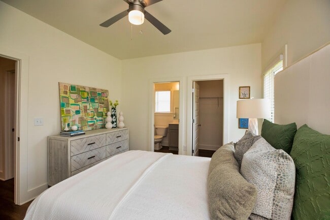 Building Photo - Elevated Rental Home with Community Amenities