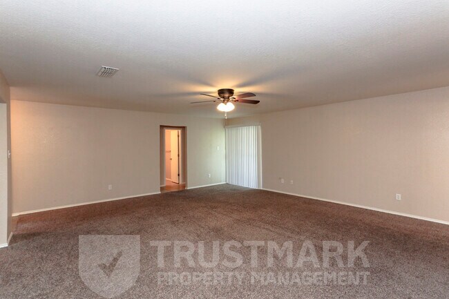 Foto del edificio - 5304 Vail Dr