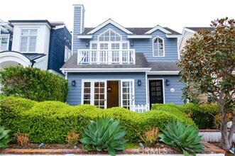 Building Photo - 706 Heliotrope Ave