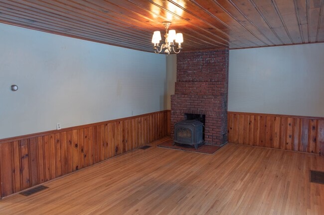 Building Photo - 2 BR Single Family Home in LaVale