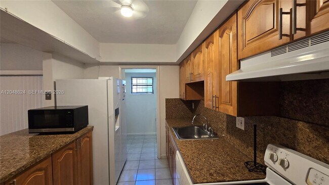 Foto del edificio - 8401 SW 107th Ave