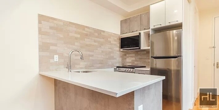 Primary Photo - 1539 Park Place unit #4BB