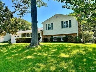 Building Photo - 11857 Catoctin Dr