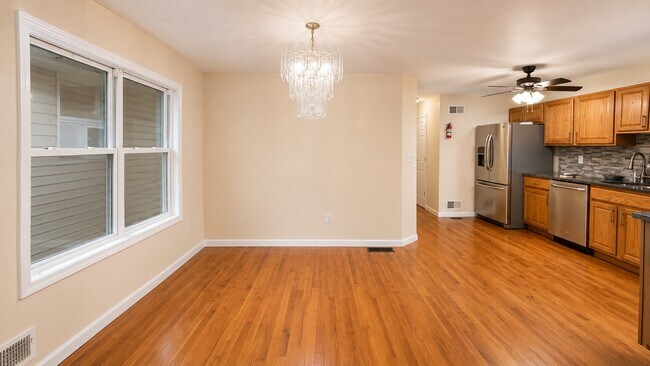 ZONA DE COMEDOR - 226 Bond St