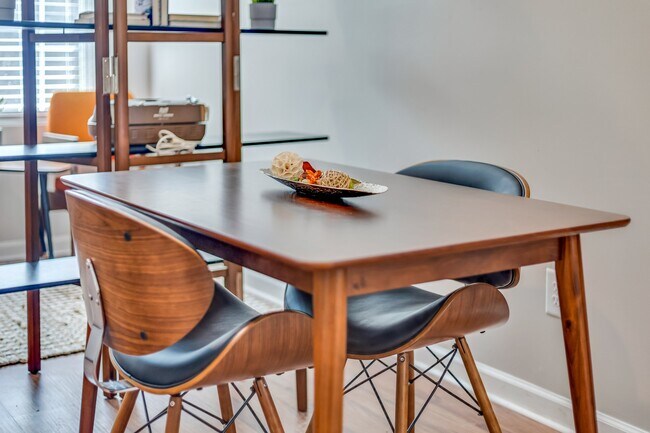 Foto del edificio - 945-947 Palmetto Ave SW