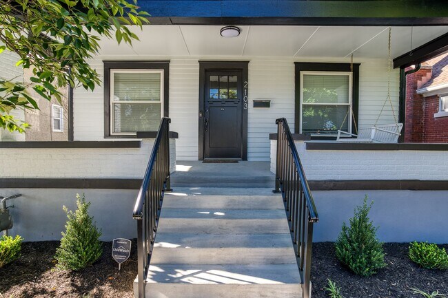 Foto del edificio - HOUSE FOR RENT