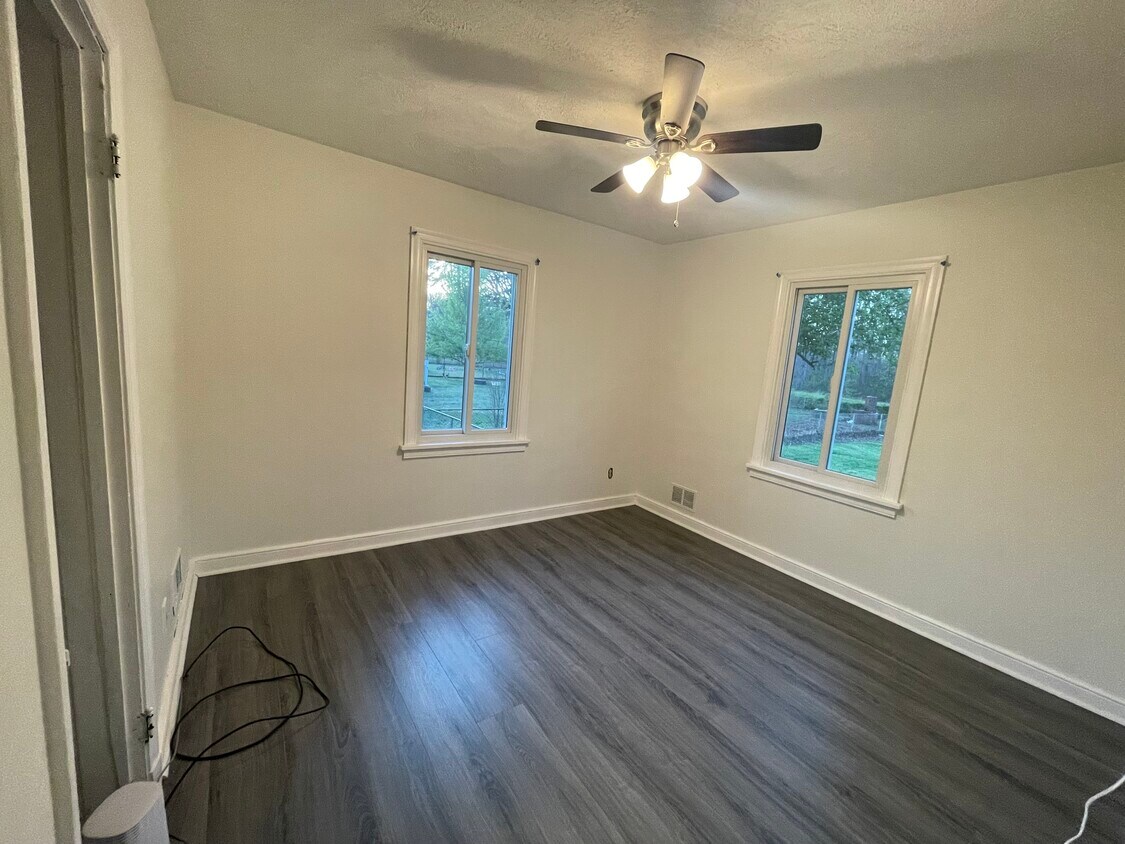 Foto principal - 4800 Red Oak Ln