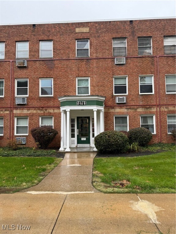 13781 Cedar Rd South Euclid, OH 44118 – photo 1
