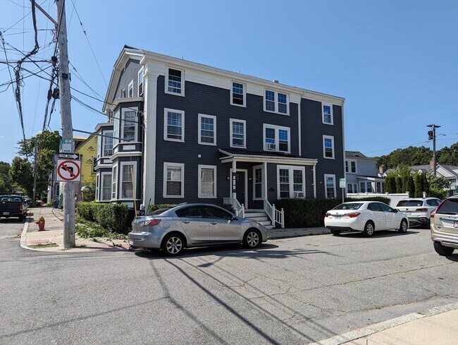 Foto del edificio - 77 Pleasant St