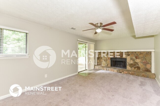 Building Photo - 3668 Riverchase Terrace