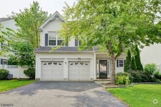 Building Photo - 5 Marco Polo Ct