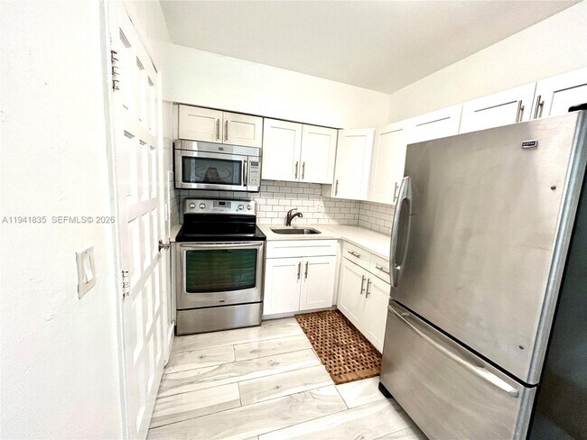 Foto del edificio - 6701 NE Miami Pl