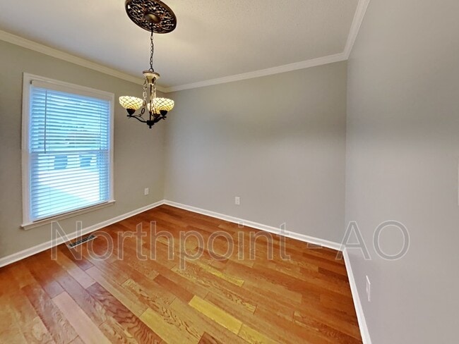 Building Photo - 4012 Iron Horse Rd