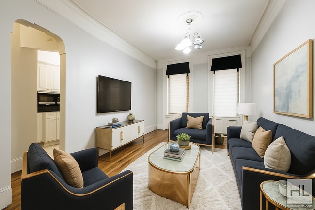 Building Photo - 6 AVENUE