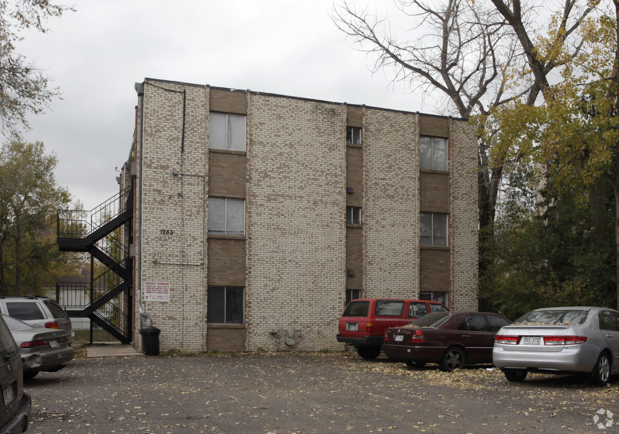 Primary Photo - Light Rail West Apartments