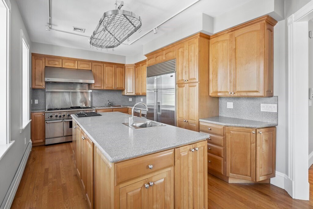 Primary Photo - 211 M St