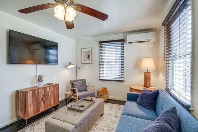 Building Photo - 2430 S Oakland St