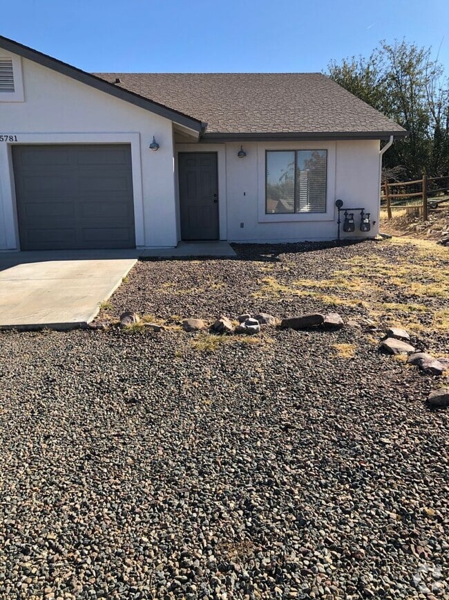 Building Photo - 5781 N Concho Dr